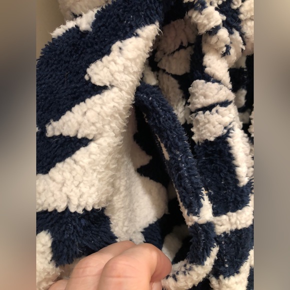 Vera Bradley Fuzzy Robe, Size S/M - Picture 3 of 4